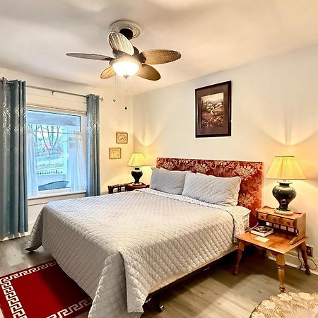 Adorable 2-Bedroom Unit With Jacuzzi Beside Falls Niagara Falls Esterno foto