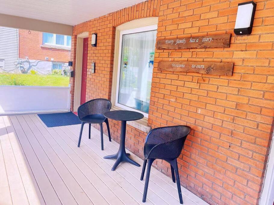Adorable 2-Bedroom Unit With Jacuzzi Beside Falls Niagara Falls Esterno foto