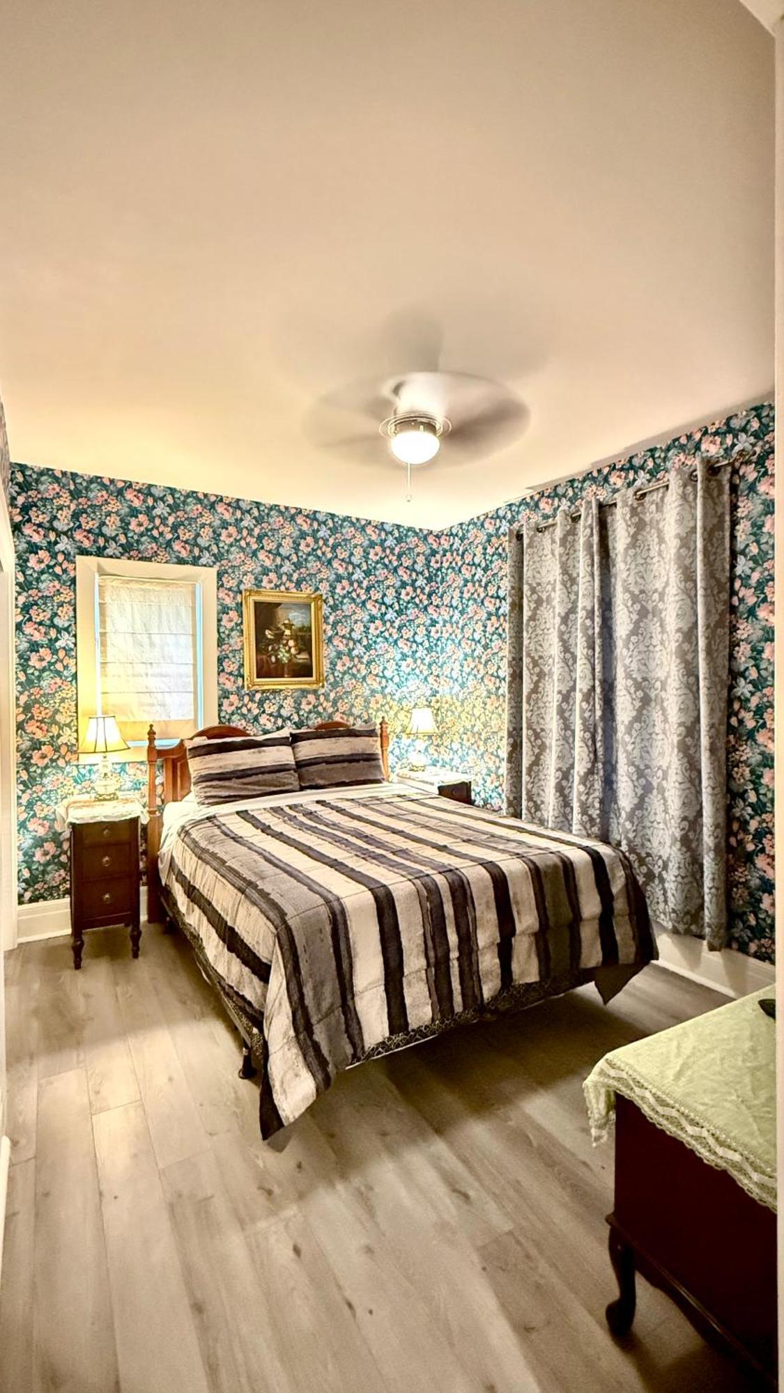 Adorable 2-Bedroom Unit With Jacuzzi Beside Falls Niagara Falls Esterno foto