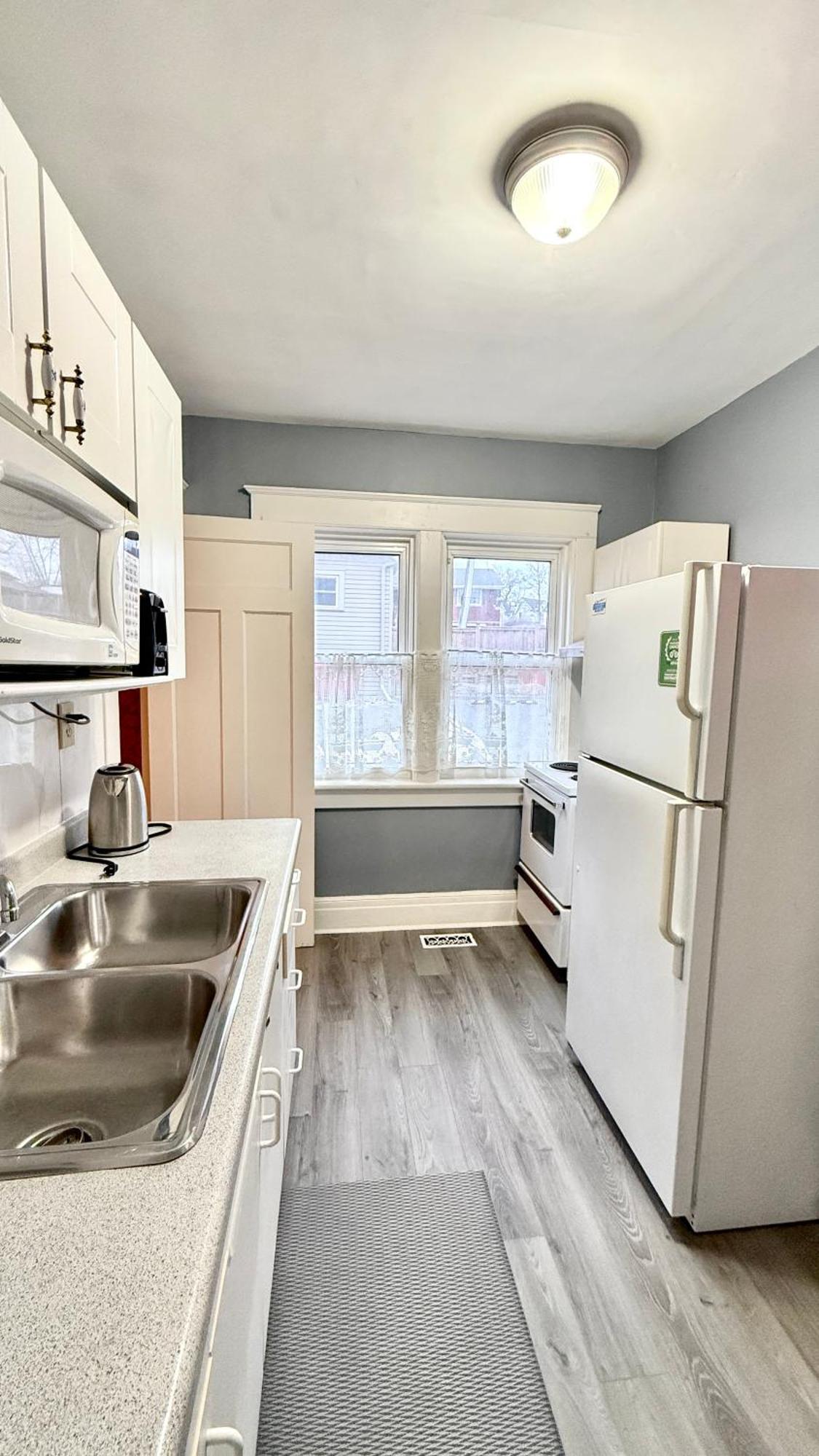Adorable 2-Bedroom Unit With Jacuzzi Beside Falls Niagara Falls Esterno foto