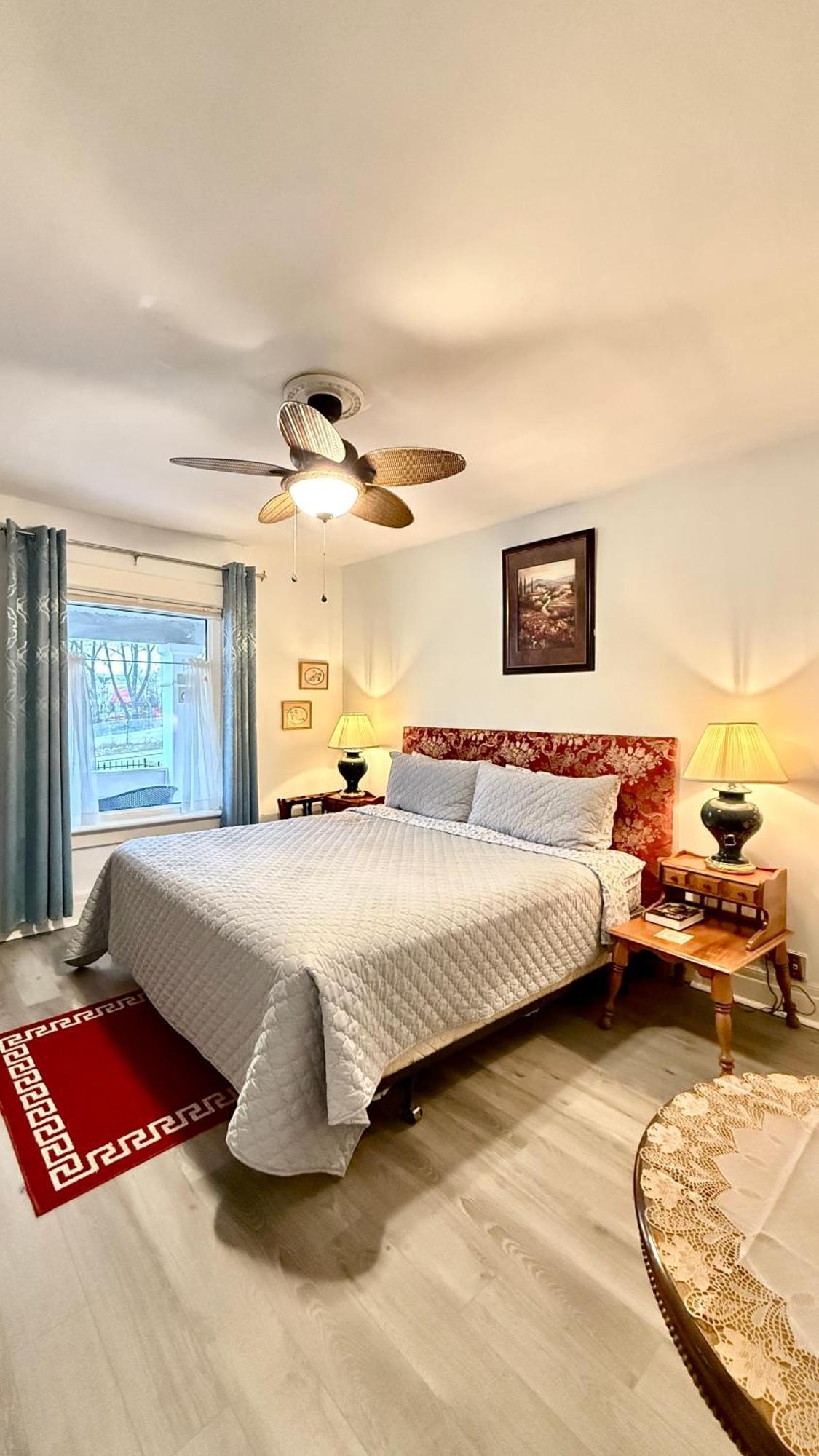 Adorable 2-Bedroom Unit With Jacuzzi Beside Falls Niagara Falls Esterno foto