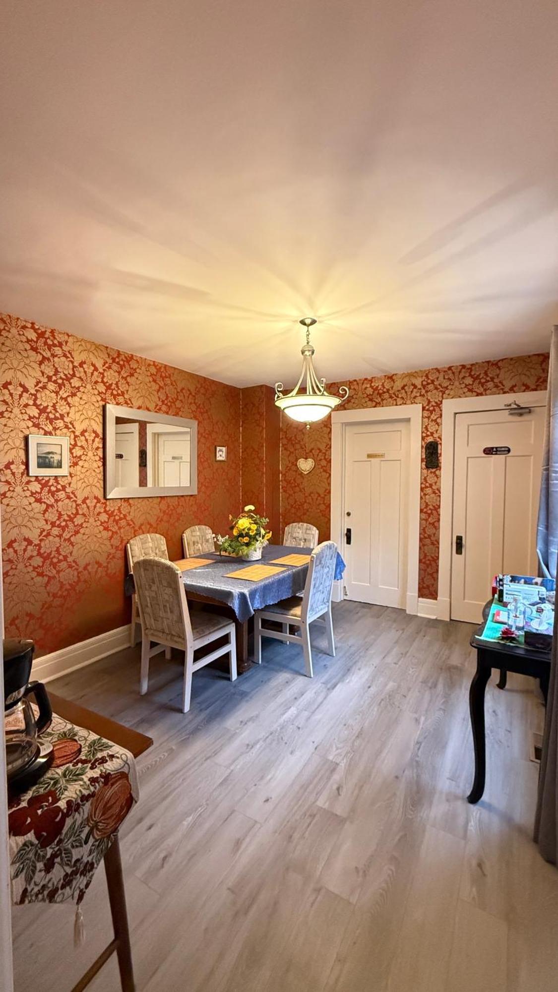 Adorable 2-Bedroom Unit With Jacuzzi Beside Falls Niagara Falls Esterno foto